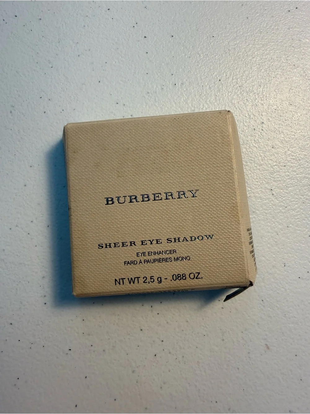 Burberry sheer single eye shadow No.2 trench beige white BNIB